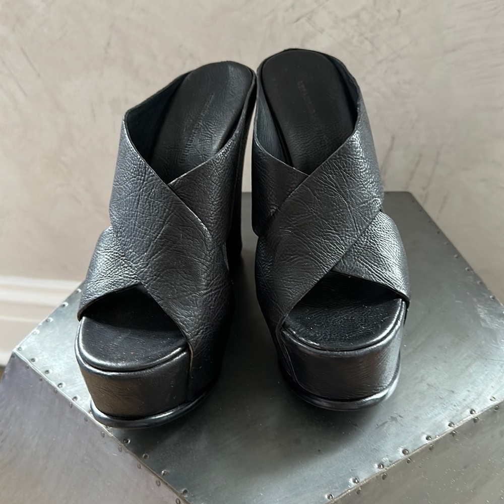 Vera Wang platform sandals